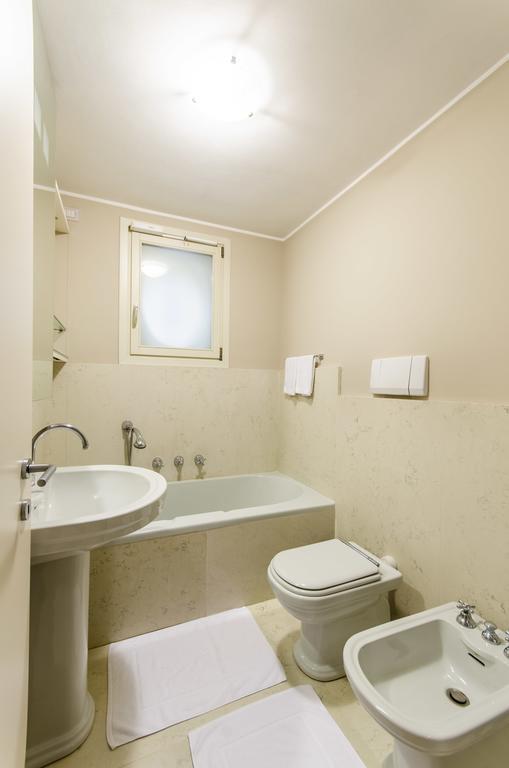 بياتشينسا Duomo Guesthouse الغرفة الصورة