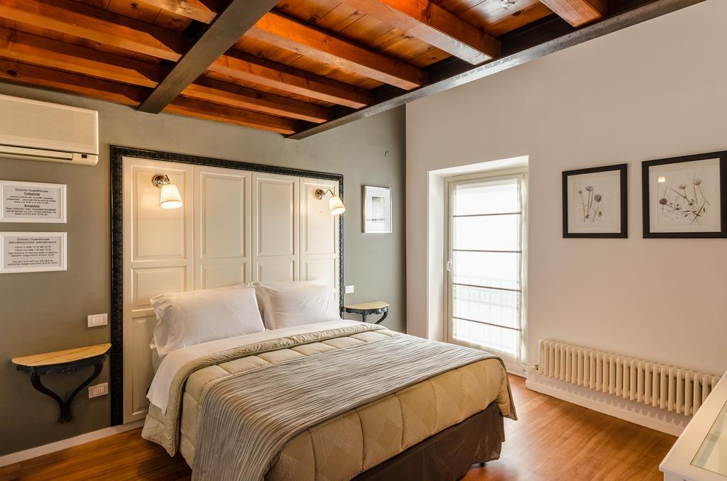 بياتشينسا Duomo Guesthouse الغرفة الصورة