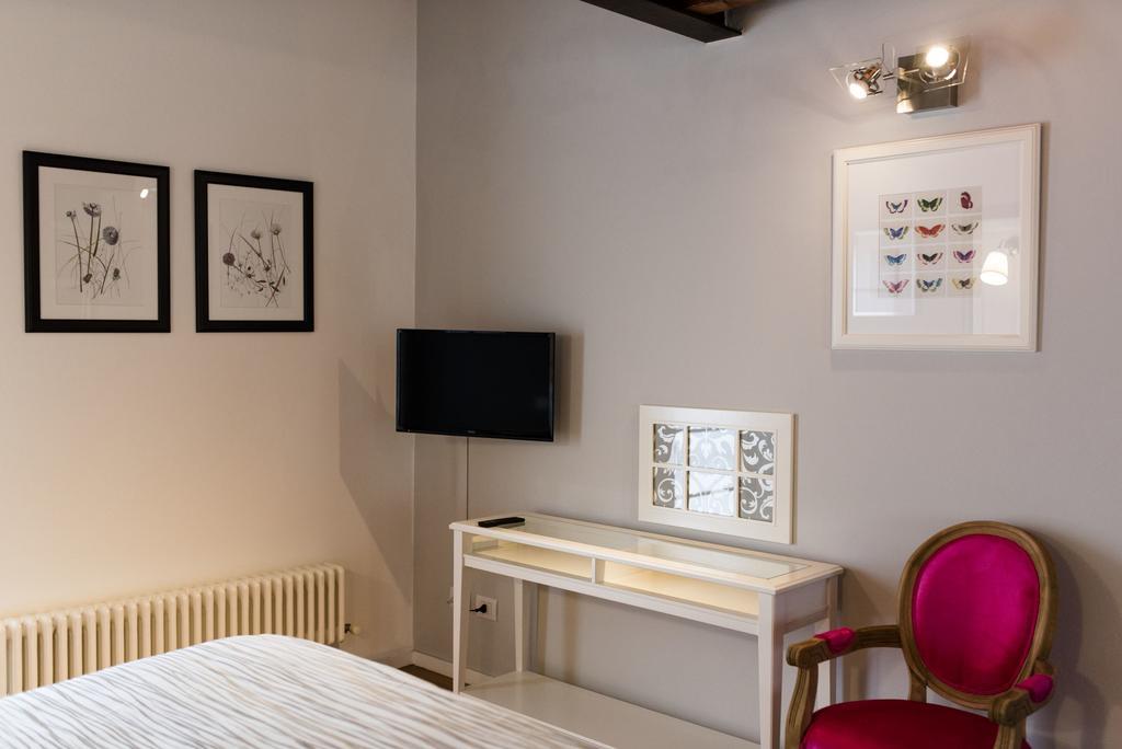 بياتشينسا Duomo Guesthouse الغرفة الصورة